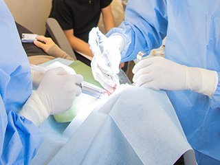 フラップレス手術の流れ イメージ